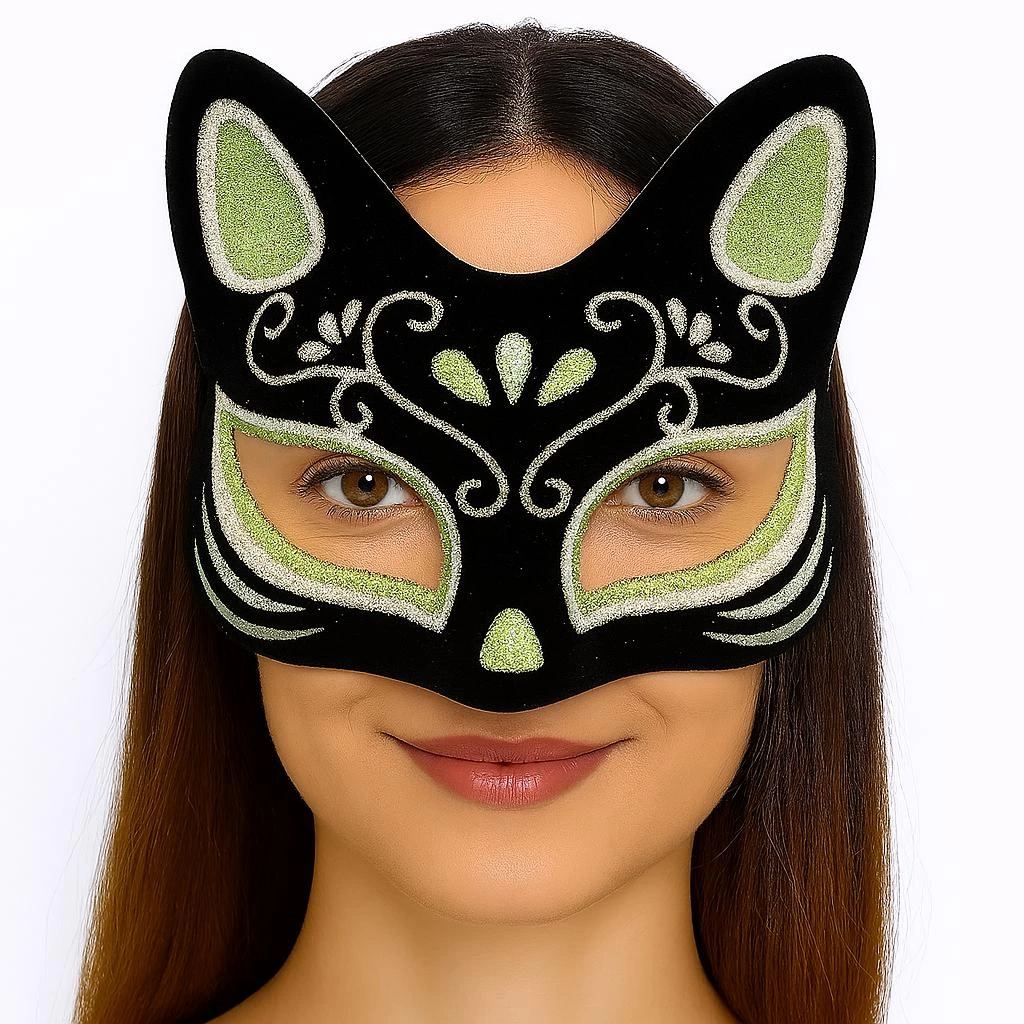 mdn-sm0010k-smr-d316-gy_siyah-renk-suet-kaplama-uzeri-gumus-yesil-simli-kedi-maskesi-17x14-cm-118357383-sw1024sh1024-fw163wwr Siyah Renk Süet Kaplama Üzeri Gümüş Yeşil Simli Kedi Maskesi 17x14 Cm - Görsel 1
